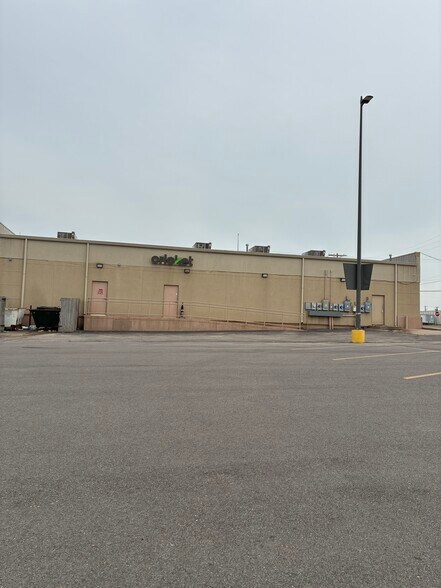 More Photos Of 2408 W Central Ave, El Dorado Unknown For Lease