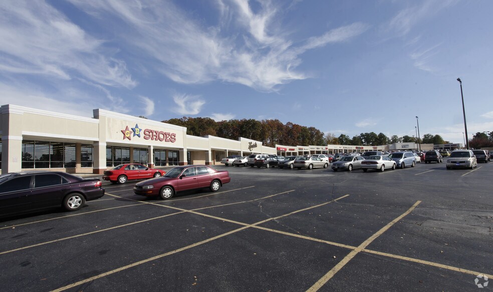 More Photos Of 3100 N Main St, Anderson Unknown For Lease