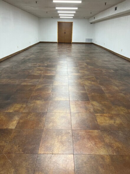 More Photos Of 6200 Melrose Ln, Oklahoma City Warehouse For Lease