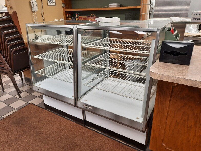 More Photos Of 4425 Highway 55, Medina Restaurant For Sale