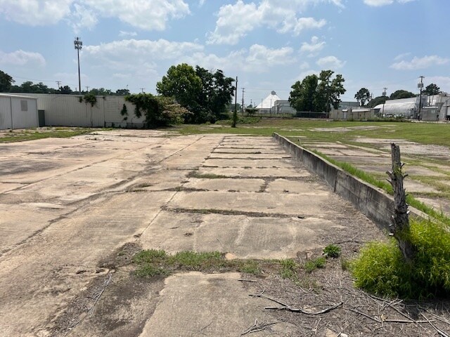 More Photos Of 400 S Austin St, Brenham Land For Sale