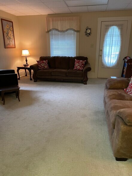 More Photos Of 314 E Atlantic St, South Hill Office For Sale