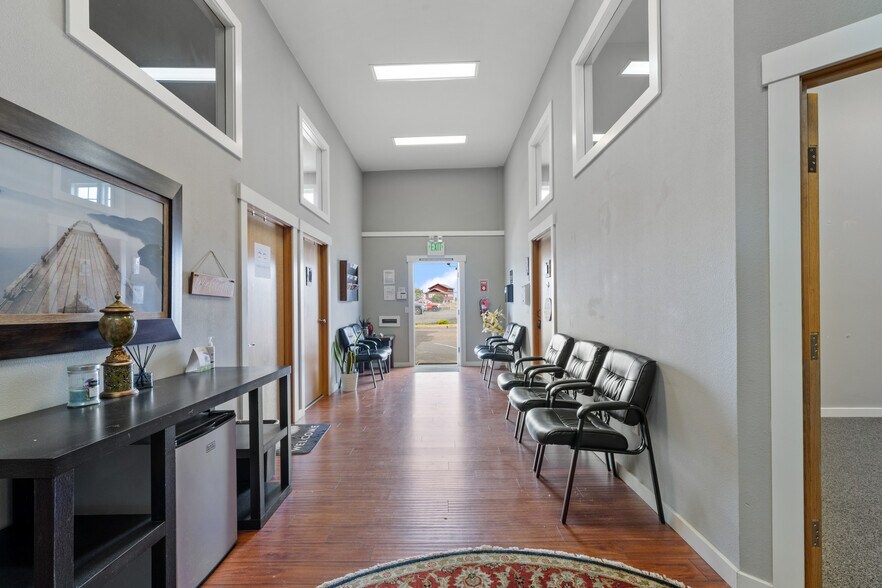 More Photos Of 441-433 30th St, Astoria Healthcare For Lease