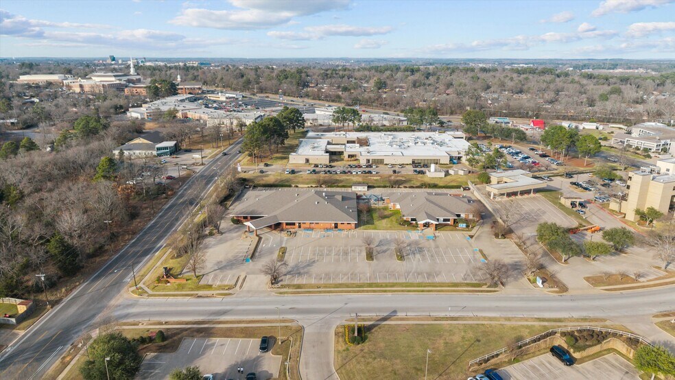 More Photos Of 3415 Golden Rd, Tyler Office For Sale