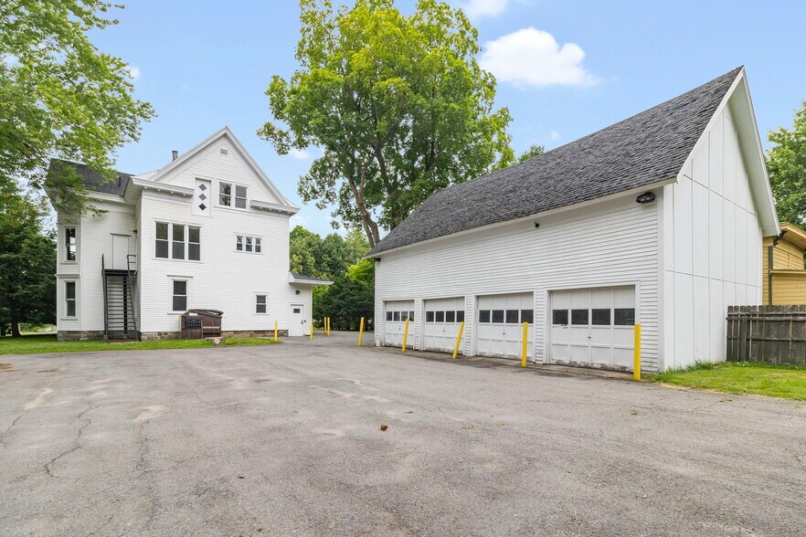 More Photos Of 40 E Main St, Canton Apartments For Sale