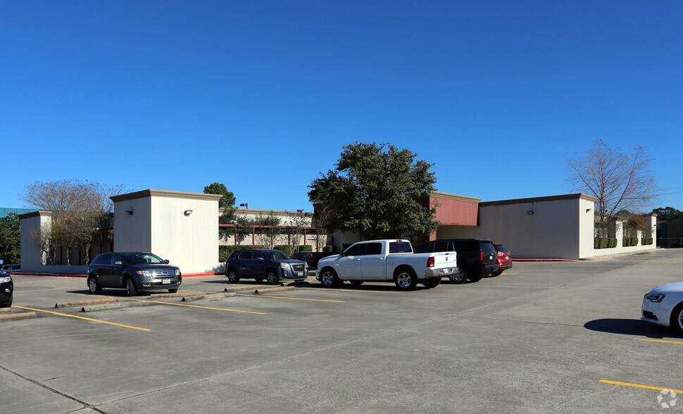 More Photos Of 17222 Red Oak Dr, Houston Medical For Sale