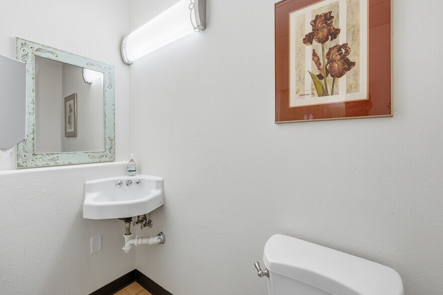 More Photos Of 2074 Galisteo St, Santa Fe Medical For Sale