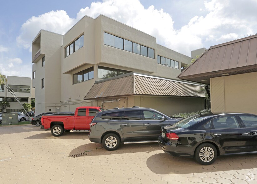 More Photos Of 10669-10689 N Kendall Dr, Miami Unknown For Lease