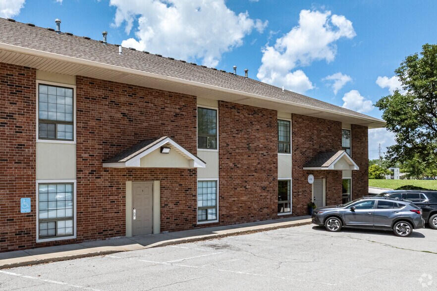 More Photos Of 1040 Sw Luttrell Rd, Blue Springs Unknown For Lease