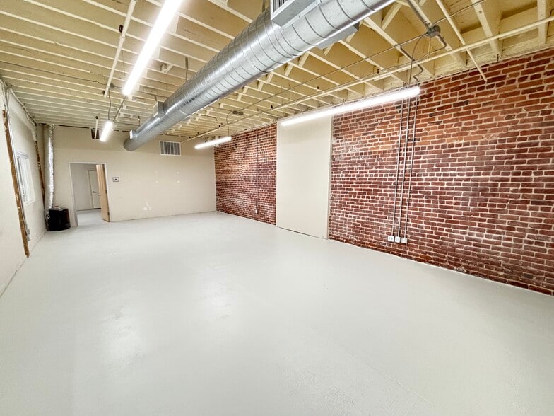 More Photos Of 230-236 8th St, San Francisco Light Manufacturing For Lease