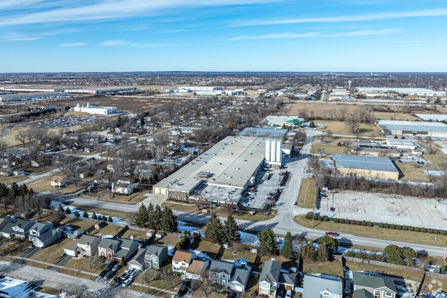 More Photos Of 1001 N Sullivan Rd, Aurora Manufacturing For Sale