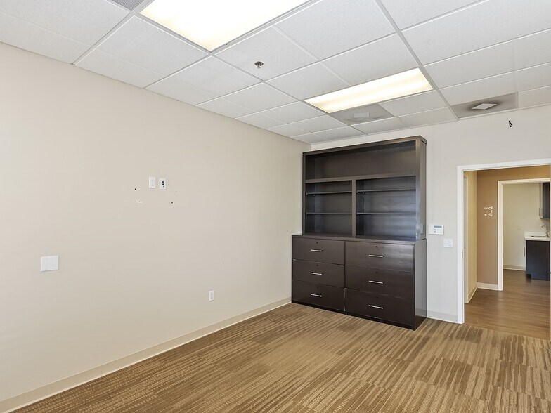 More Photos Of 35400 Bob Hope Dr, Rancho Mirage Medical For Sale