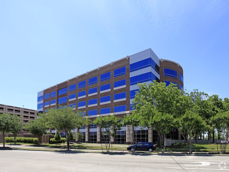 More Photos Of 2245 Texas Dr, Sugar Land Office For Lease