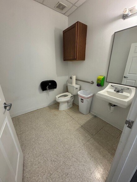 More Photos Of 11701 Hero Way W, Leander Schools For Lease