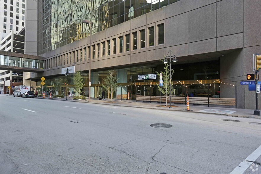 More Photos Of 717 N Harwood St, Dallas Office For Lease