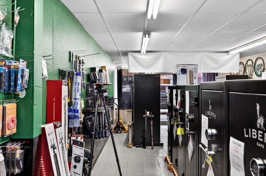 More Photos Of 23 W Main St, Canton Flex For Sale