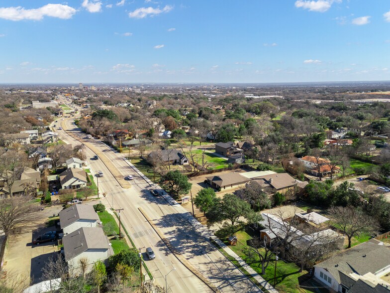 More Photos Of 3306 W Waco Dr, Waco Office Residential For Sale