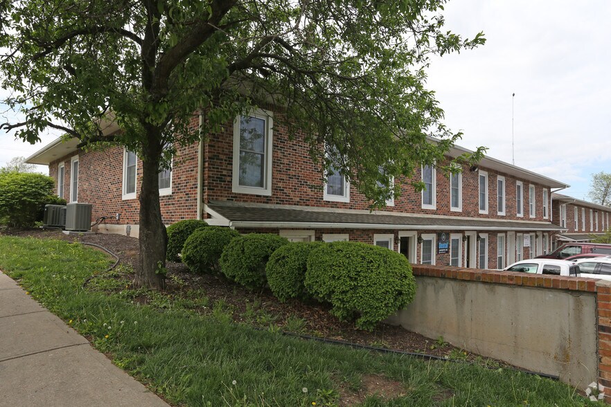 More Photos Of 13849 S Mur-Len Rd, Olathe Office For Lease