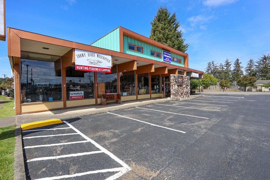 More Photos Of 2133 Winchester ave, Reedsport Freestanding For Sale