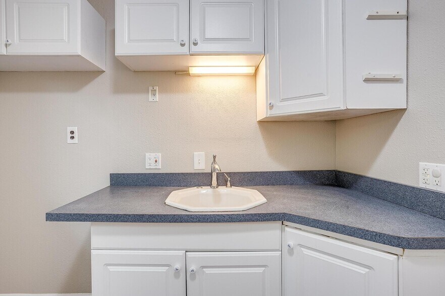 More Photos Of 2418 Cales Dr, Arlington Office Residential For Sale