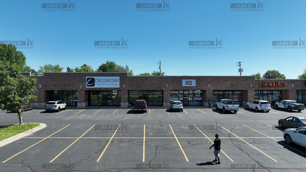 More Photos Of 1600-1694 US Highway 60 E, Republic Storefront Retail Office For Lease