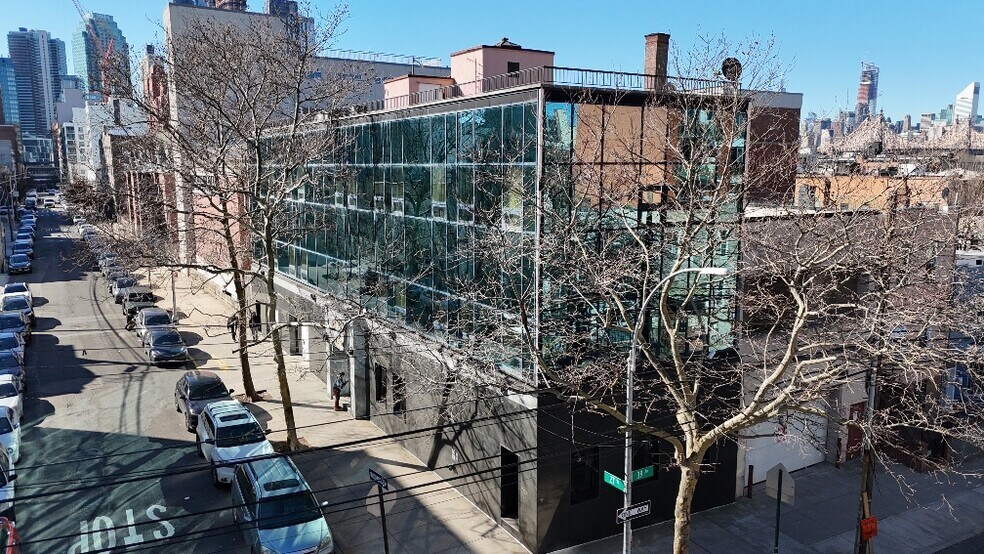 Primary Photo Of 25-20 39th Ave, Long Island City Office For Sale
