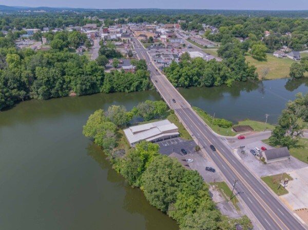 More Photos Of 410 Dinah Shore Blvd, Winchester Office Residential For Sale