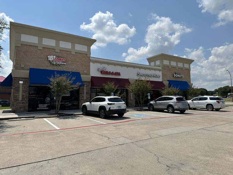 More Photos Of 8905-8907 S Highway 377, Benbrook Unknown For Lease