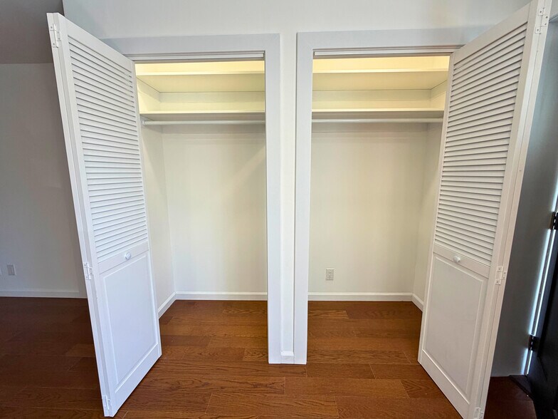 More Photos Of 189 Saint Marys Ave, Staten Island Apartments For Sale