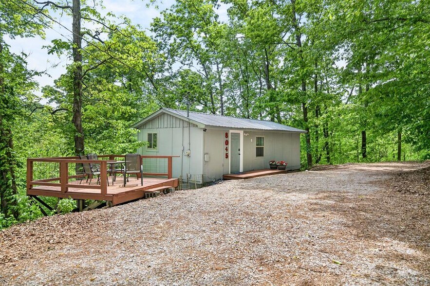 More Photos Of 8045 Sarah Thomas Rd, Silver Point Specialty For Sale