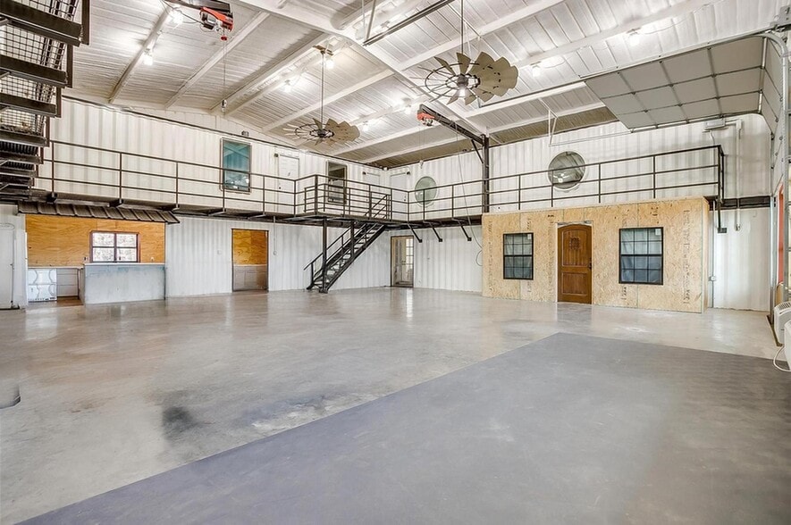 More Photos Of 14485 County Road 156, Bluff Dale Multifamily For Sale