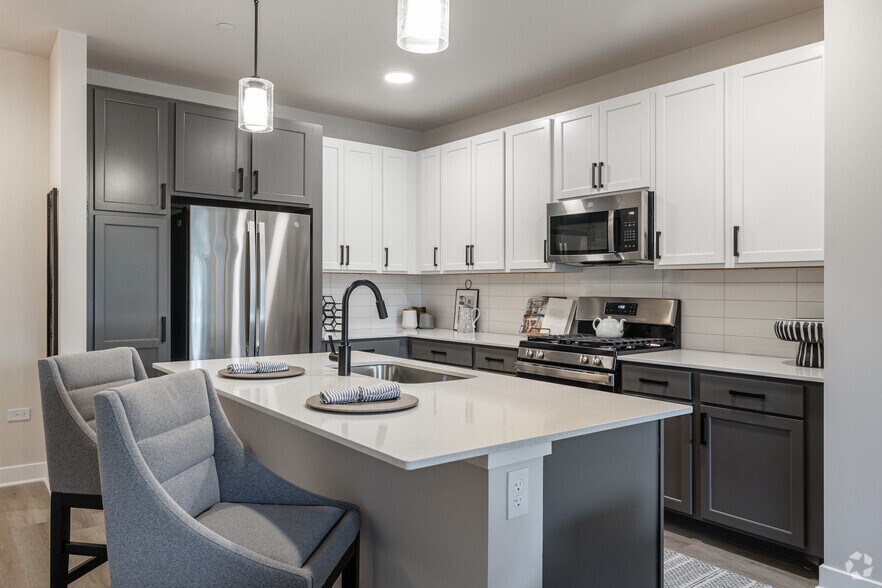 More Photos Of 250 McHenry Rd, Buffalo Grove Apartments For Lease