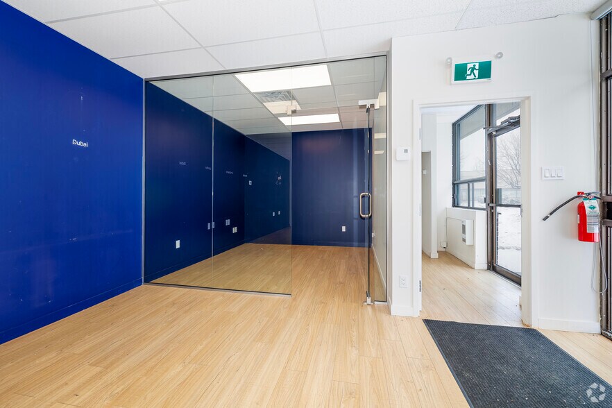 More Photos Of 509-549 Av Lépine, Dorval Warehouse For Lease