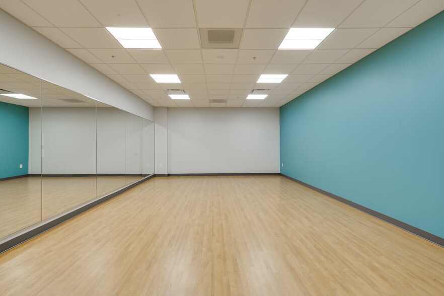 More Photos Of 20250 Century Blvd, Germantown Office For Lease