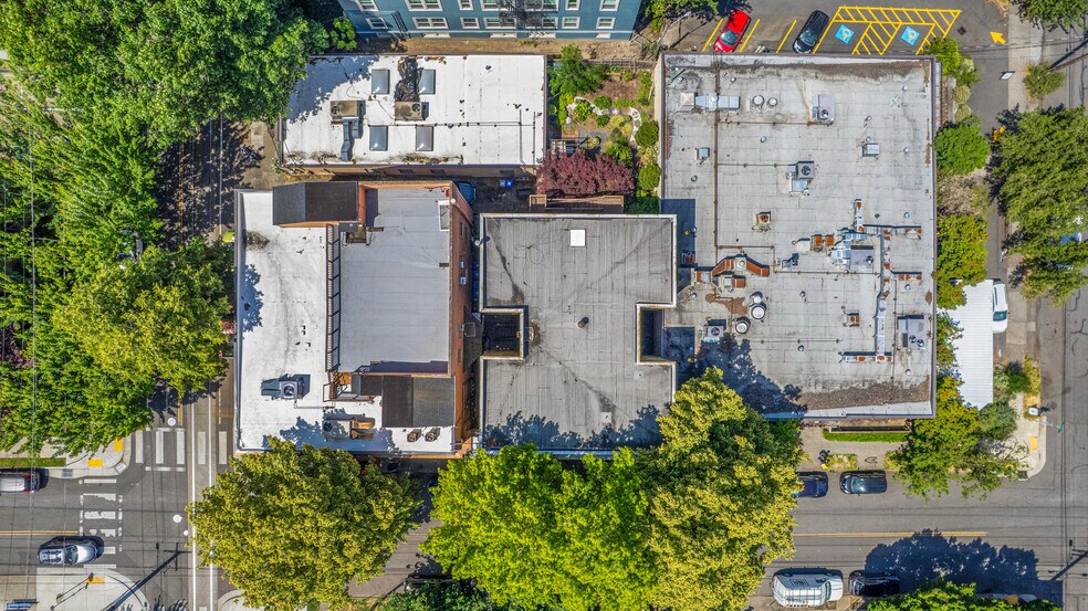 More Photos Of 1215 NW 21st Ave, Portland Apartments For Sale