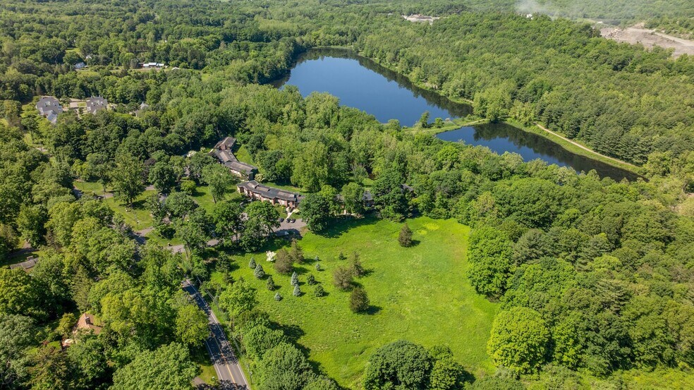 More Photos Of 1038-1056 Main St S, Woodbury Apartments For Sale