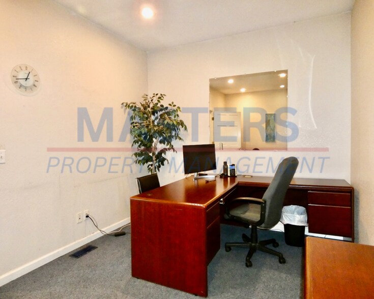 More Photos Of 836 W South Boundary St, Perrysburg Office Residential For Lease