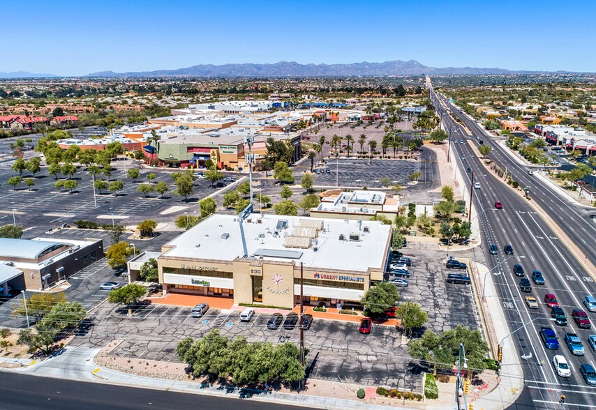 More Photos Of 2120 W Ina Rd, Tucson Office For Lease