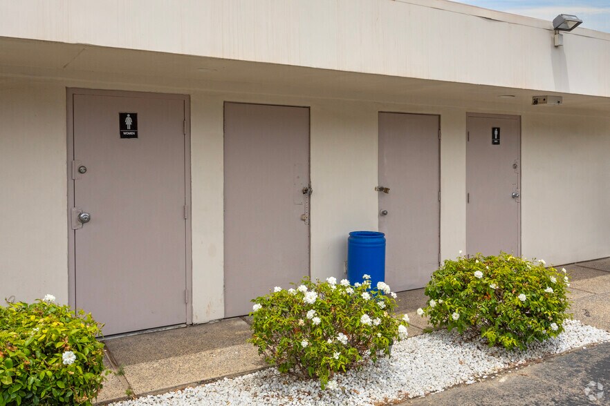 More Photos Of 1665 W Shaw Ave, Fresno Medical For Sale