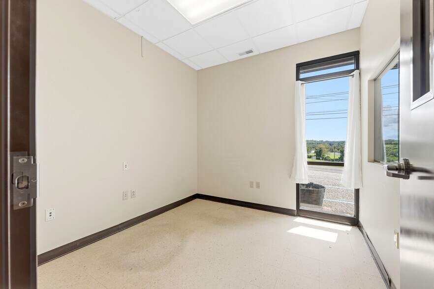 More Photos Of 161 Adena Ln, Clarksburg Office For Lease