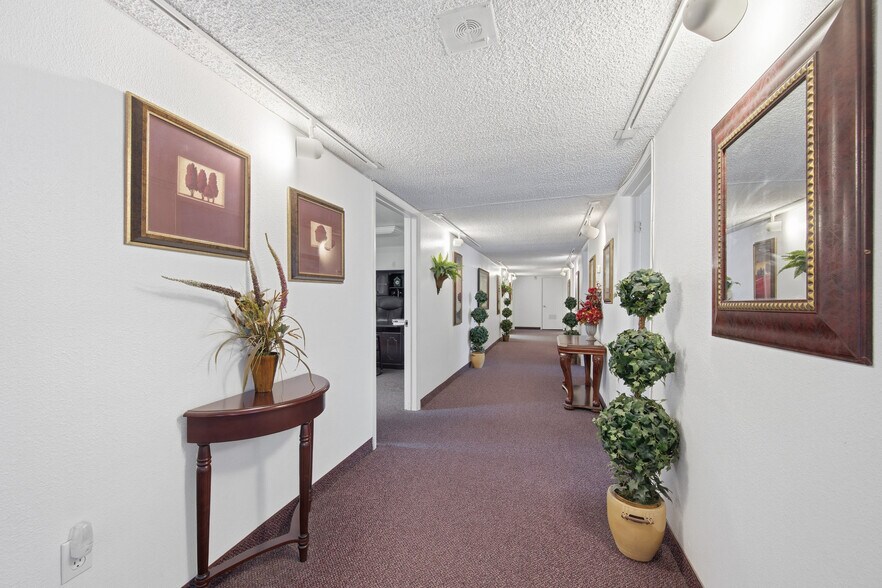 More Photos Of 218 S Maryland Pky, Las Vegas Office For Sale