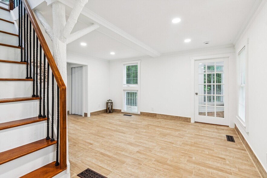 More Photos Of 375 Deerfield Dr, Dahlonega Multifamily For Sale