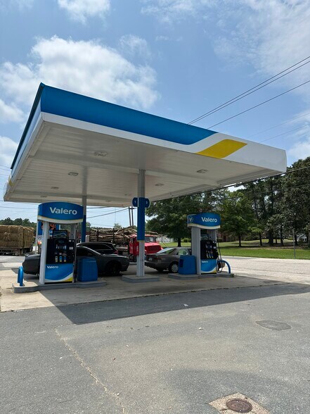 Primary Photo Of 8931 Us-52, Wadesboro General Retail For Sale