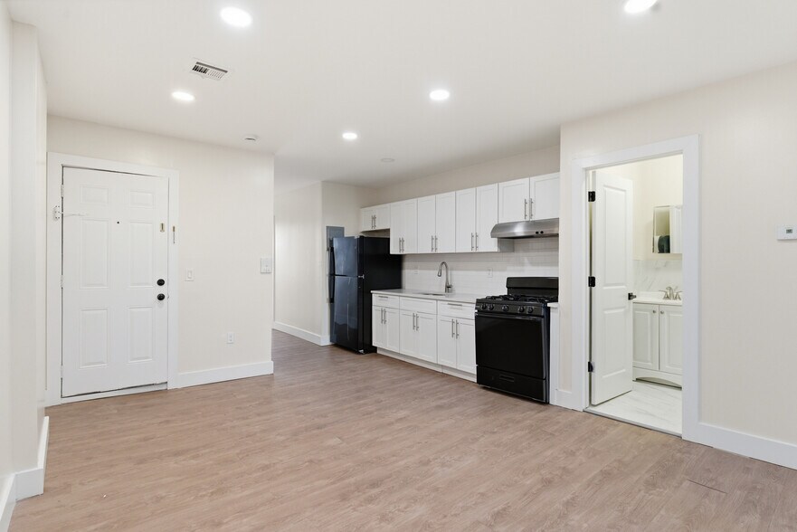 More Photos Of 358-360 S Orange Ave, Newark Apartments For Sale