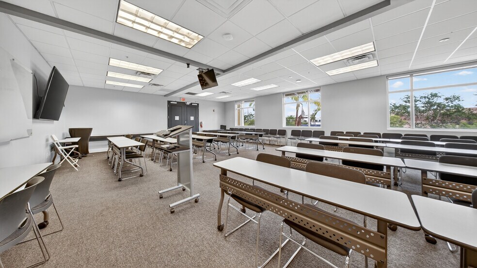 More Photos Of 10900 NW 25th St, Doral Office For Lease