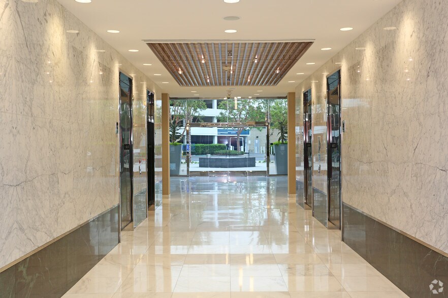 More Photos Of 2670 N Main St, Santa Ana Office For Lease