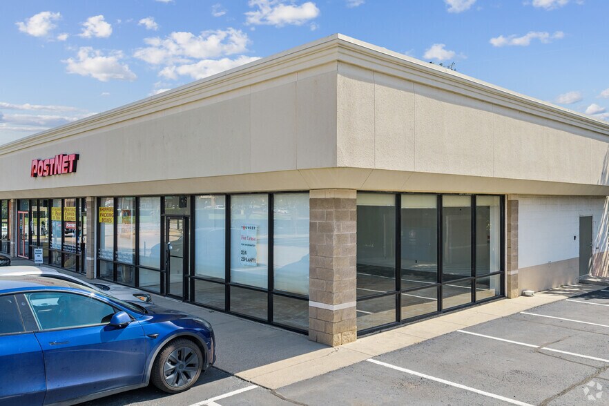 More Photos Of 1309-1323 W Pipeline Rd, Hurst General Retail For Sale