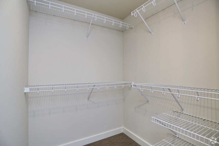 More Photos Of 2105 5th Ave, Seattle Apartments For Lease