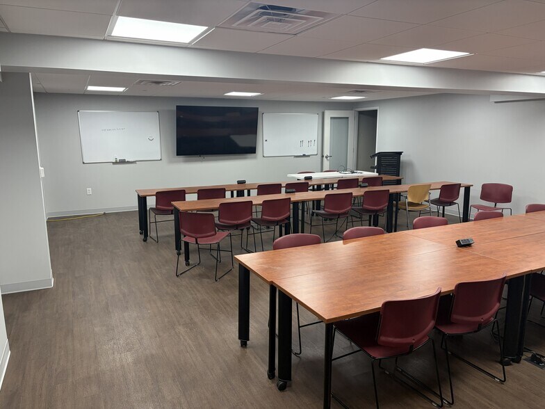 More Photos Of 492 Norristown Rd, Blue Bell Office For Sale