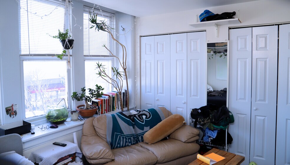 More Photos Of 431-433 Old York Rd, Jenkintown Office For Sale